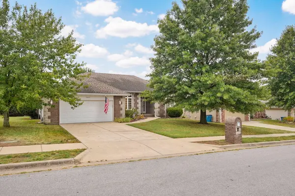 5047 S Greenfield RD, Battlefield, MO 65619