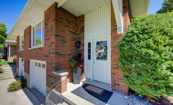 31 Grosbeak RD, Woolwich, ON N3B 1V8