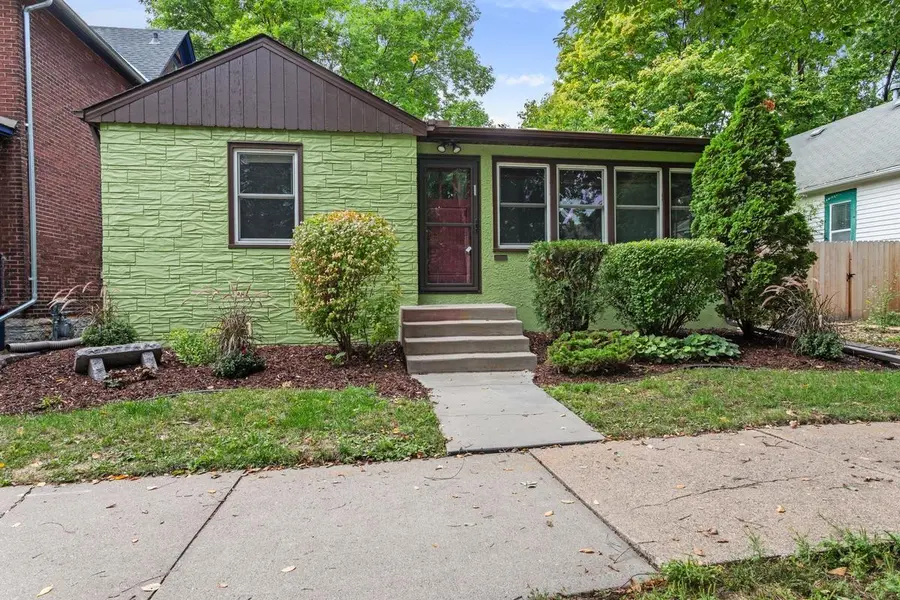 323 Daly ST, Saint Paul, MN 55102