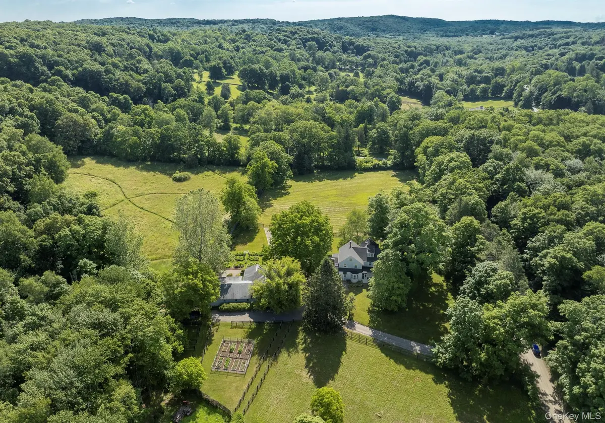 22 Wallace RD, North Salem, NY 10560