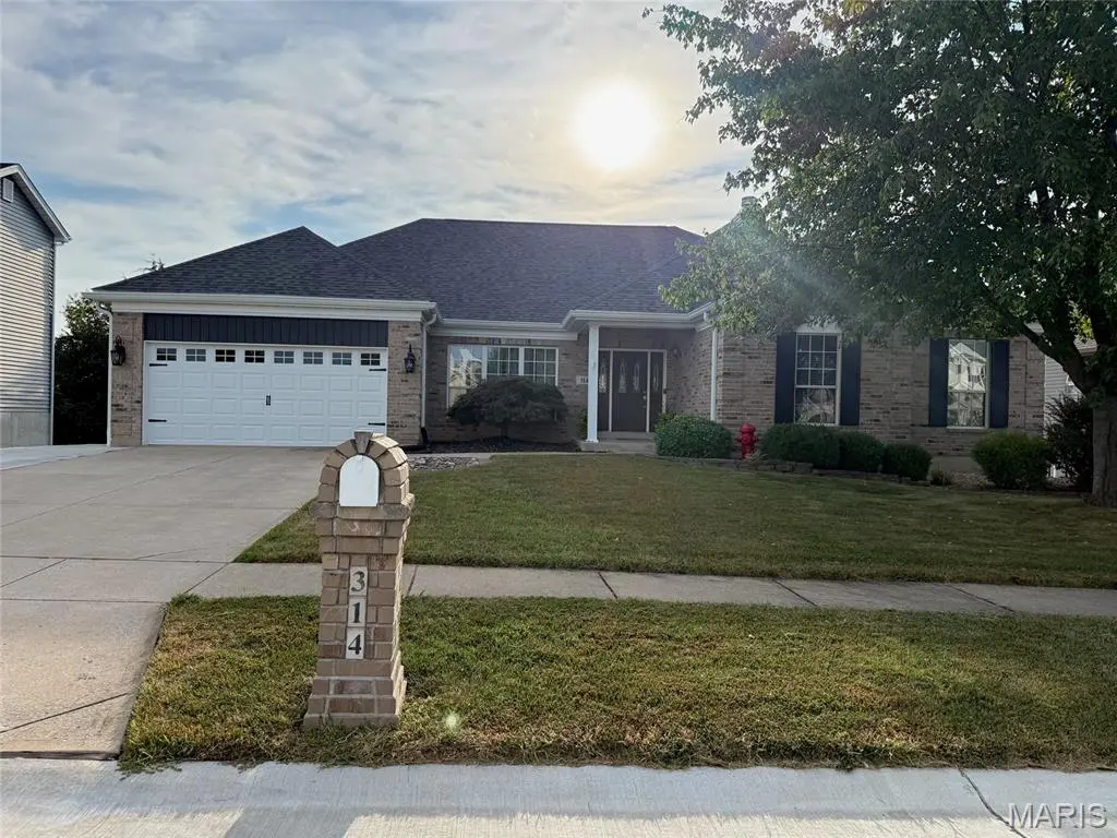 314 Pleasant Meadows DR, Wentzville, MO 63385