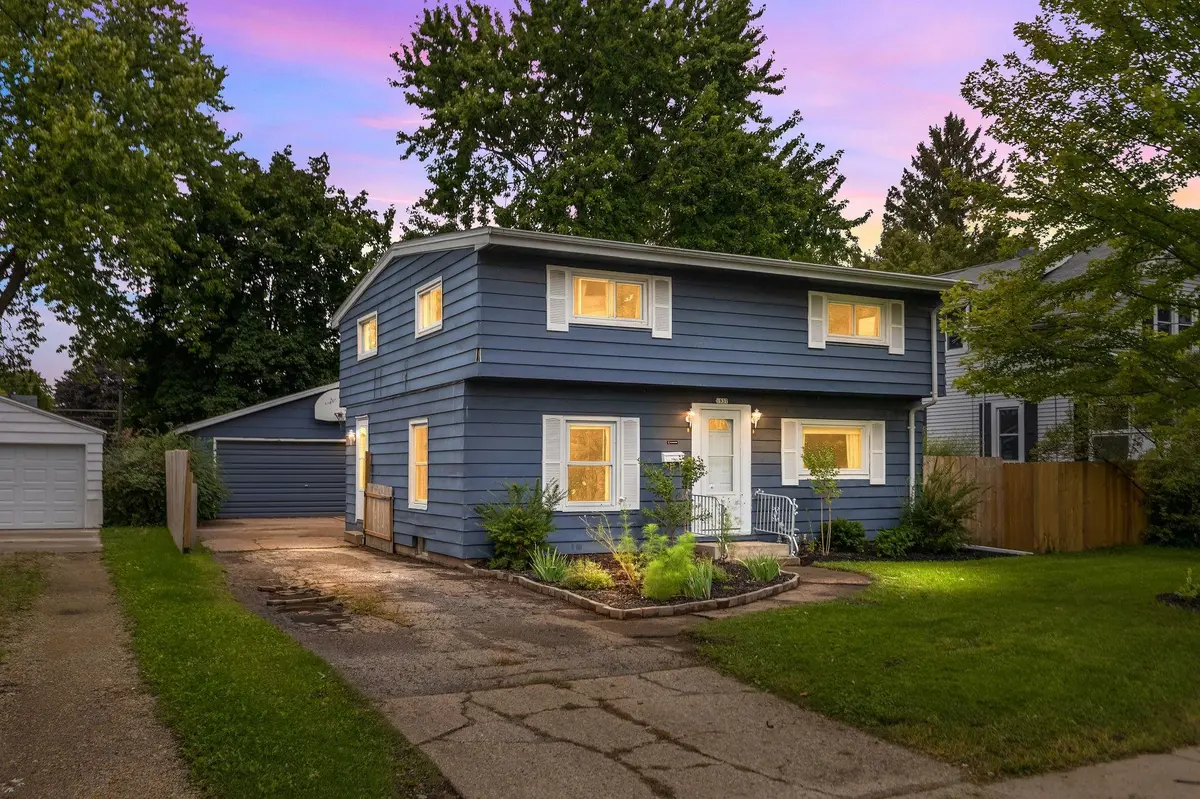 1937 SIMPSON ST, Oshkosh, WI 54902