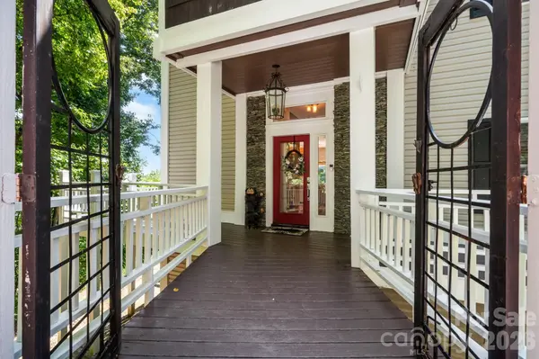 308 Flat Mountain RD, Lenoir, NC 28645