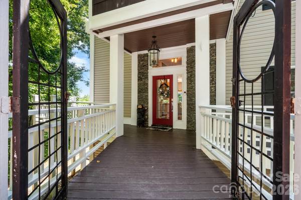 308 Flat Mountain RD, Lenoir, NC 28645