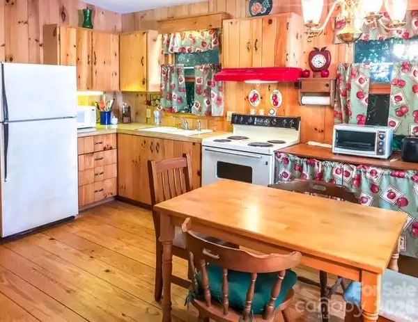 115 Spring Brook RD, Newland, NC 28657