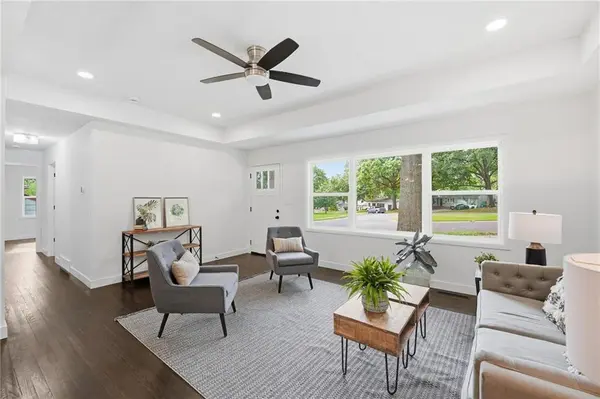 5600 W 101 TER, Overland Park, KS 66207