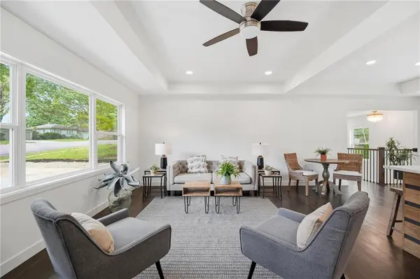5600 W 101 TER, Overland Park, KS 66207