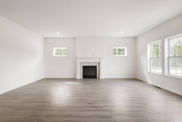52195 Silverthorne CT, Granger, IN 46530