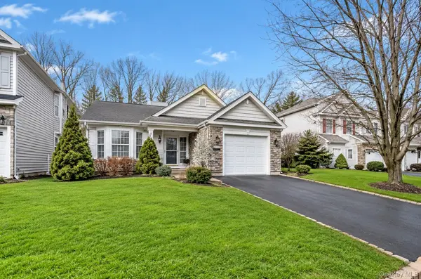 41 Madison CIR, Middle Island, NY 11953