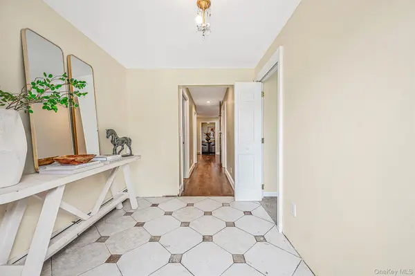 66 Norton ST, Patchogue, NY 11772