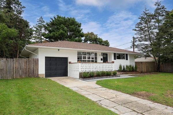 21 Dewey RD, Commack, NY 11725