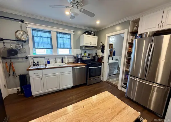 130 Lyon PL #1, Lynbrook, NY 11563