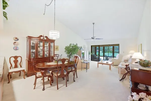 6089 CLUBSIDE DR #7686, Sarasota, FL 34243
