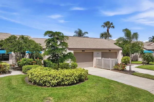 6089 CLUBSIDE DR #7686, Sarasota, FL 34243