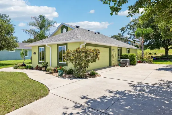 76 FAIRWAY CIR, Umatilla, FL 32784