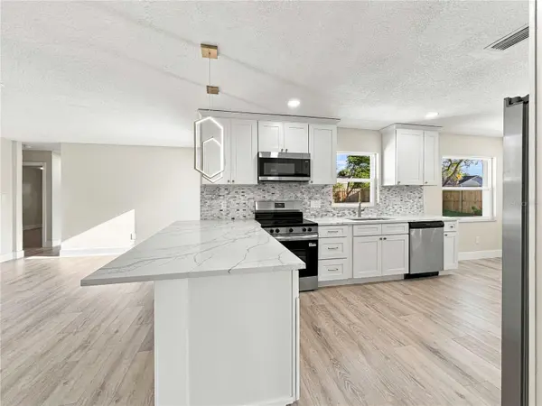 7015 CRESTLAKE DR, Orlando, FL 32819