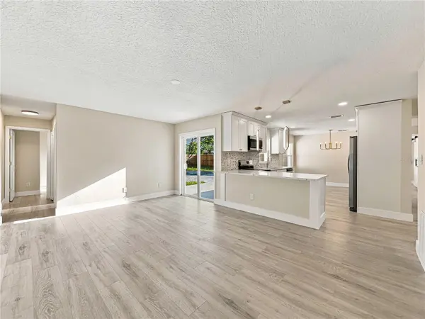 7015 CRESTLAKE DR, Orlando, FL 32819