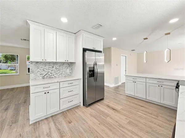 7015 CRESTLAKE DR, Orlando, FL 32819