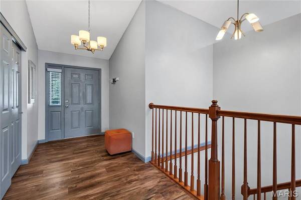 2029 Chapel Hill XING, St Peters, MO 63376
