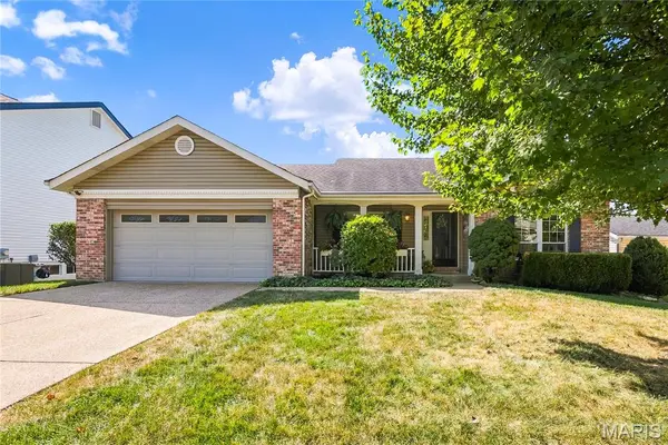 3044 Brentmoor DR, St Charles, MO 63303