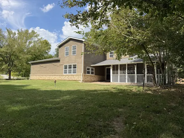 1591 N Reed Station RD, Carbondale, IL 62901