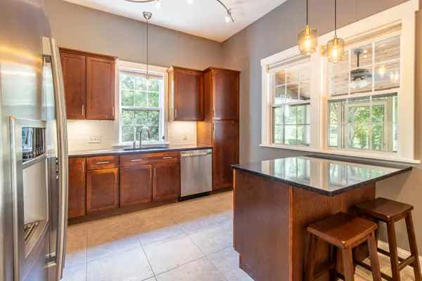 1591 N Reed Station RD, Carbondale, IL 62901