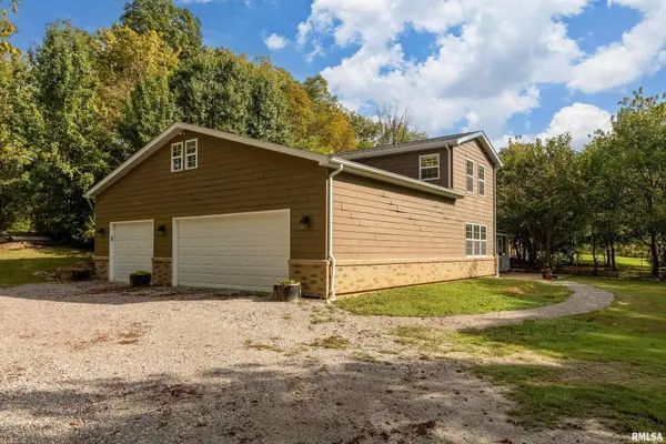 1591 N Reed Station RD, Carbondale, IL 62901
