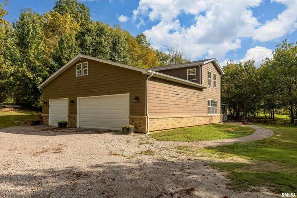 1591 N Reed Station RD, Carbondale, IL 62901