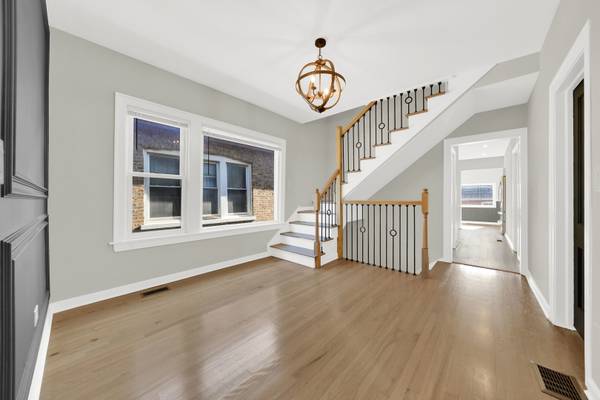 8133 S Loomis BLVD, Chicago, IL 60620