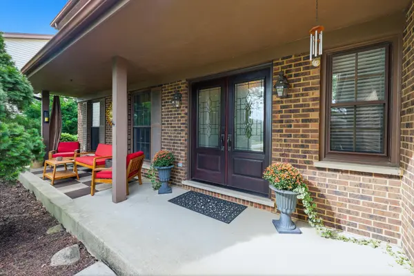 1222 Biscayne DR, Elk Grove Village, IL 60007