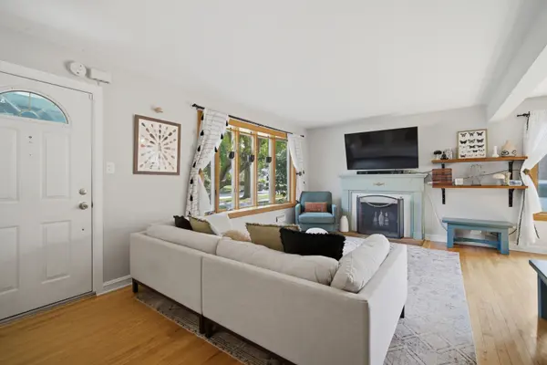 718 S Chestnut AVE, Arlington Heights, IL 60005