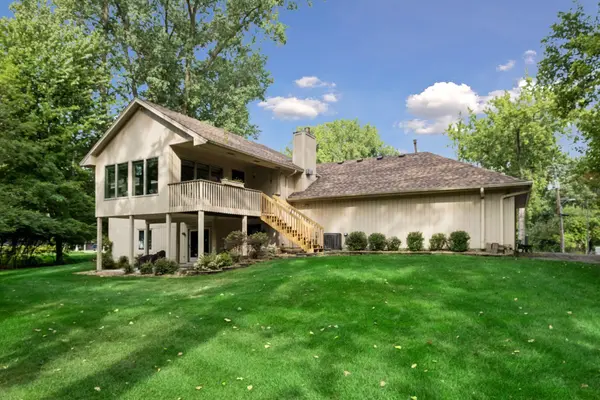 7 Kaiser AVE, Medicine Lake, MN 55441