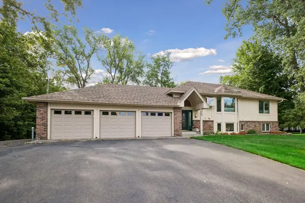 7 Kaiser AVE, Medicine Lake, MN 55441