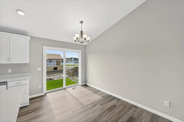 1006 Brandenburg CIR, Waverly, MN 55390