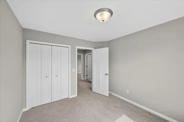 1006 Brandenburg CIR, Waverly, MN 55390