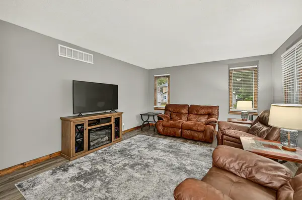 800 6th ST NW, Austin, MN 55912