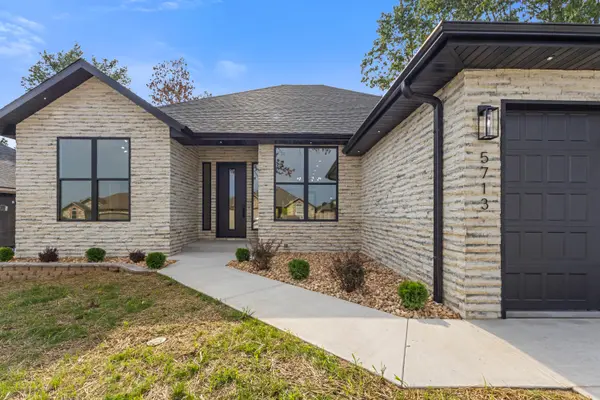 5713 S Cloverdale LN, Battlefield, MO 65619
