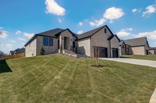 2023 N Silver Charm AVE, Springfield, MO 65802