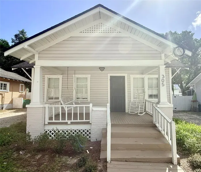 305 PAGE CT, Deland, FL 32720
