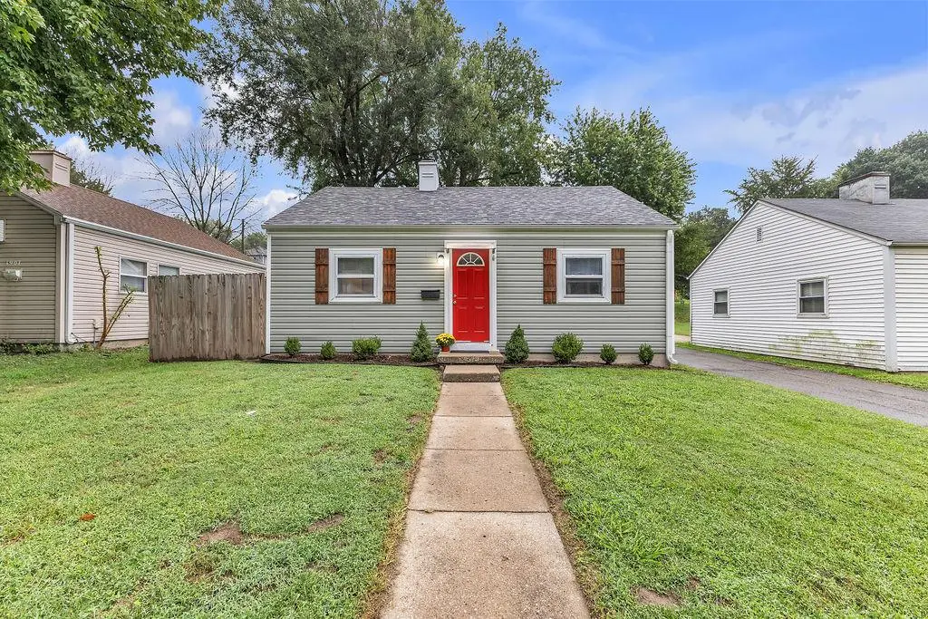 1909 S 22nd ST, St Joseph, MO 64507