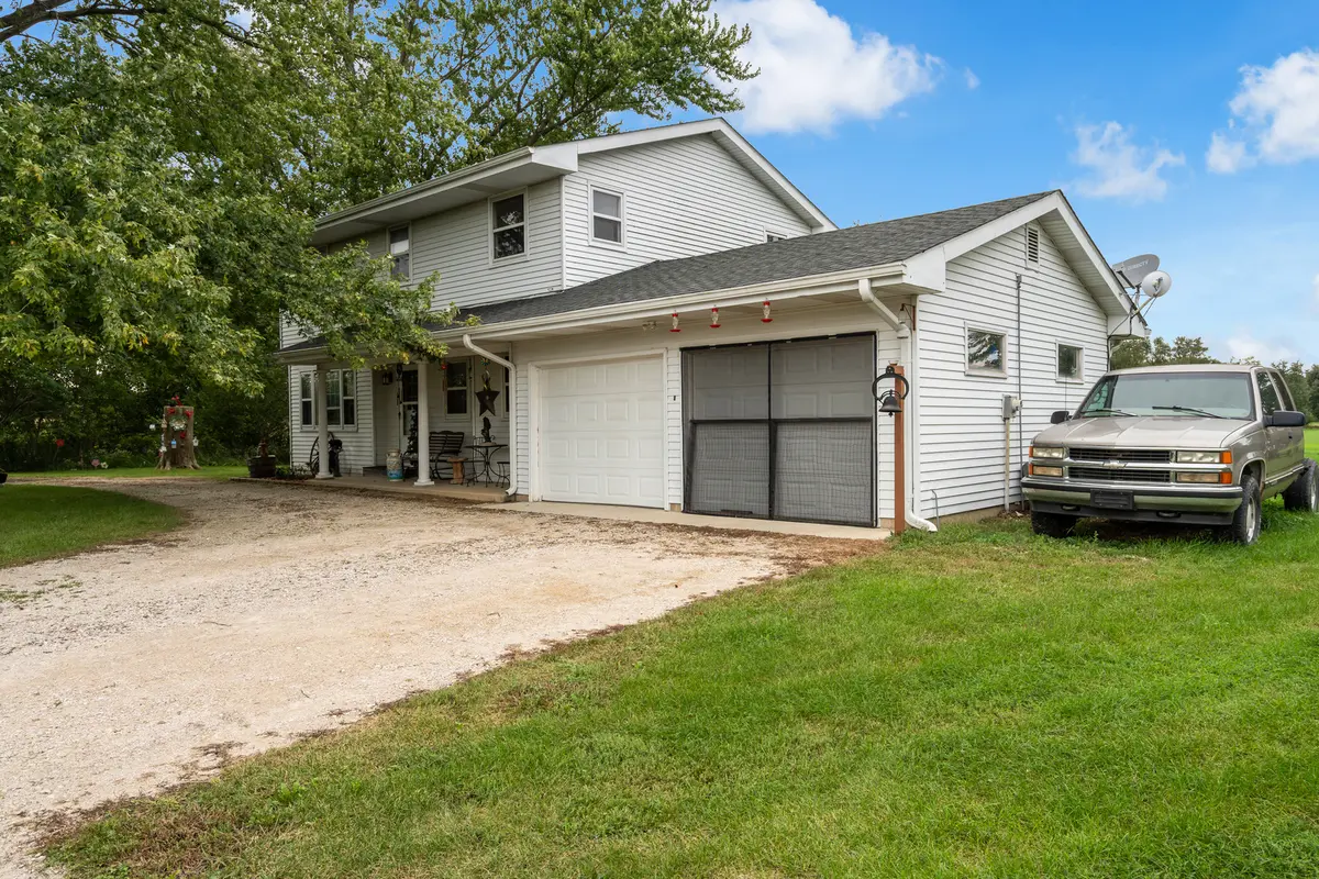 2677 N 45th RD, Sandwich, IL 60548