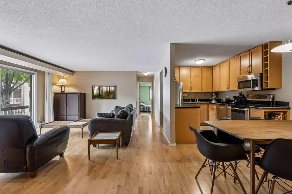 5410 Three Points BLVD #425, Mound, MN 55364