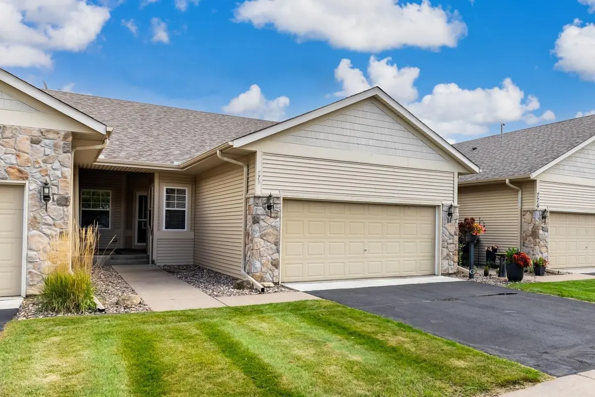 776 Meredith CIR, River Falls, WI 54022
