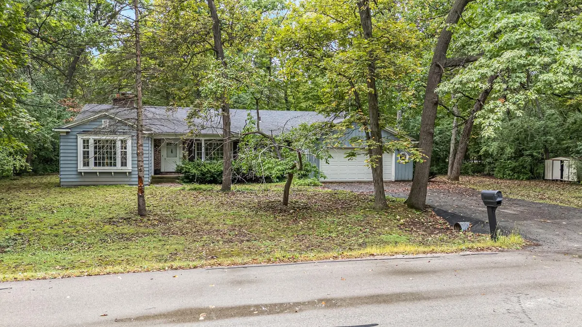 25 LULLABYE RD, Oshkosh, WI 54904