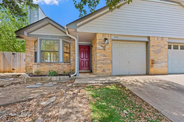 906 Oleander LN #906, Round Rock, TX 78664