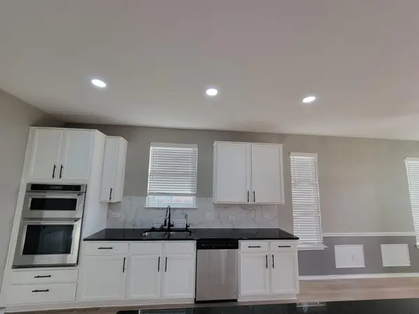 429 Unforgiven LN, Jarrell, TX 76537