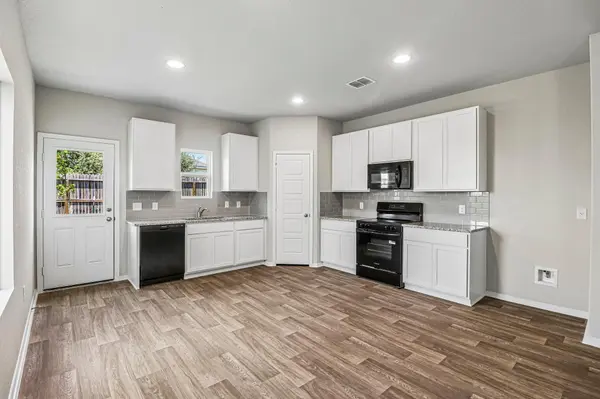2451 Rambo DR, San Antonio, TX 78224