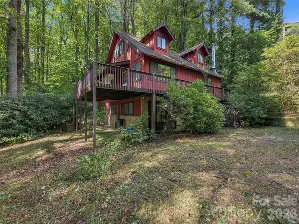 151 Tiger Lily LN, Waynesville, NC 28786