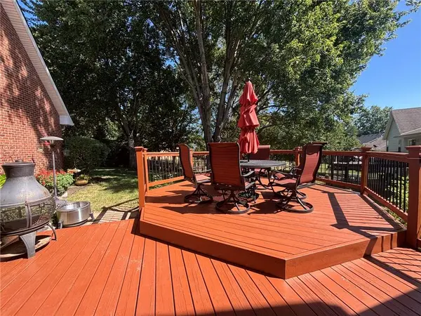 4201 Kensington DR, St Joseph, MO 64506