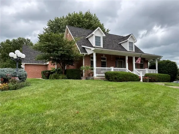 4201 Kensington DR, St Joseph, MO 64506